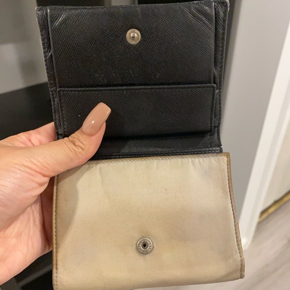100% AUTHENTIC Vintage Prada trifold wallet - Picture 8 of 8